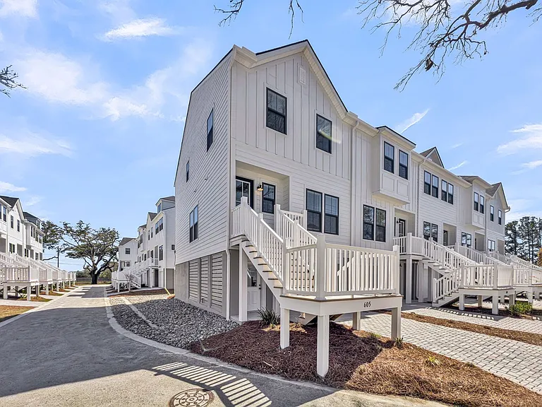 Tides at Park Circle — Photo 76