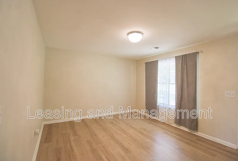 3 bed, 2.0 bath, 1134 sqft, $2,695 — Photo 3