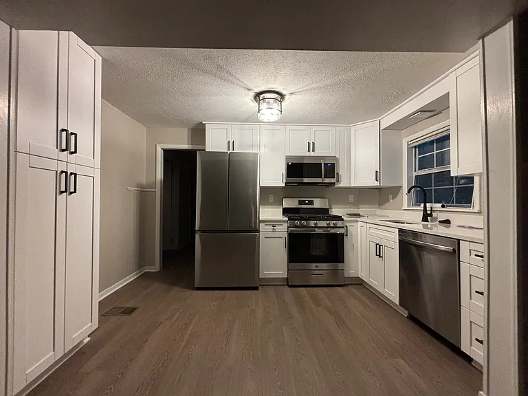 681 Milwaukee Ave — Photo 9