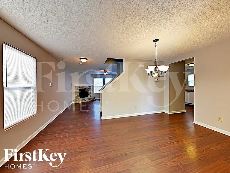 4234 Kellybrook Dr — Photo 2