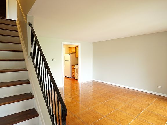 3rd image of 2038 Berkshire Cir Unit E