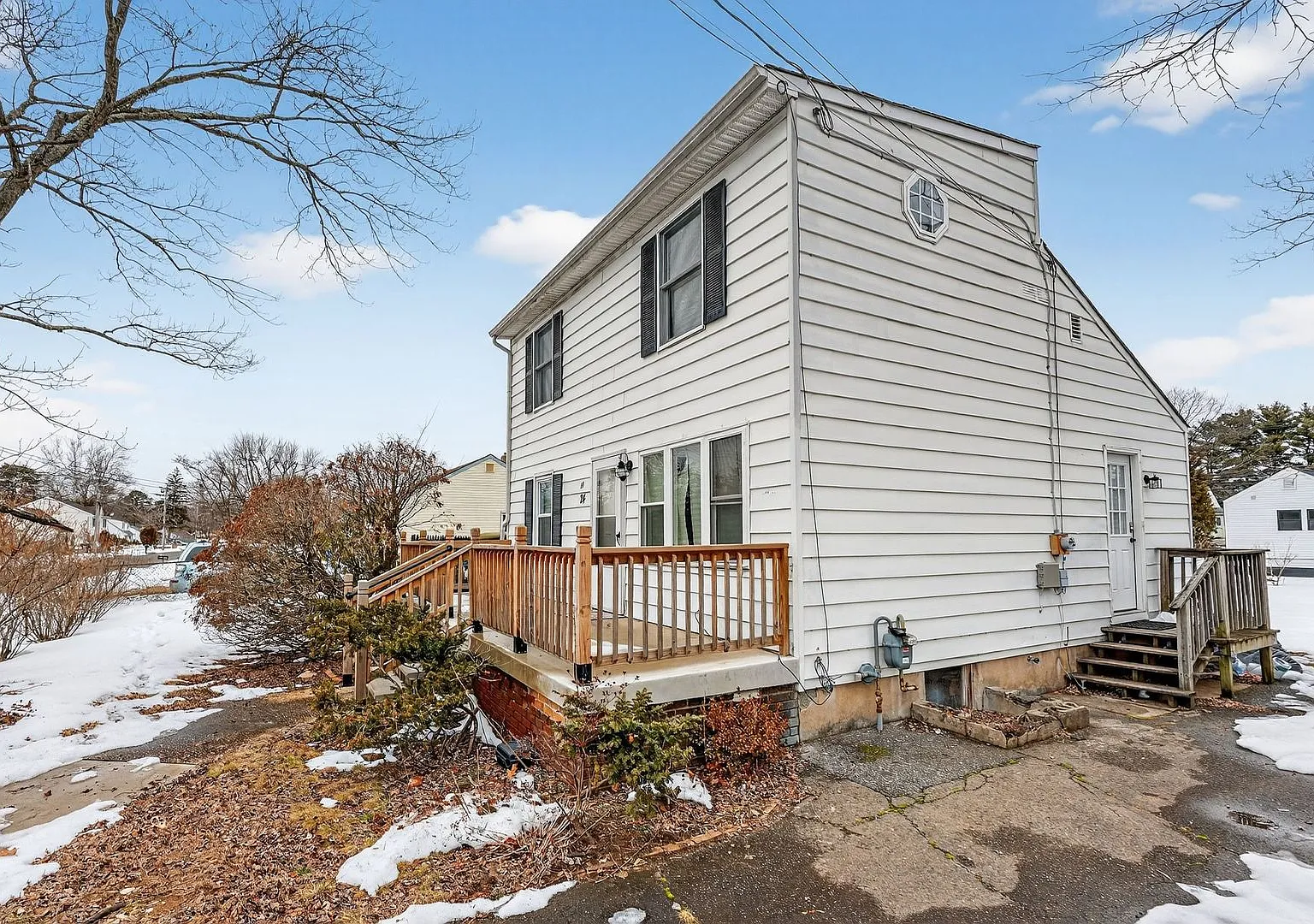 24 Steinhardt Ave — Photo 4