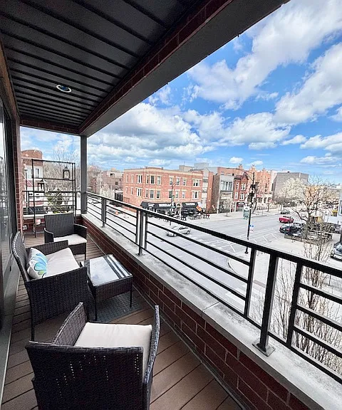 1150 N Hoyne Ave — Photo 23