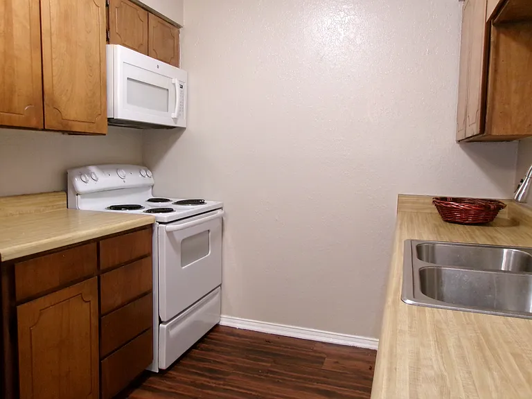 1817 Family Cir #1817 — Photo 4