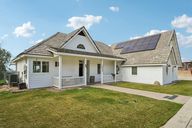 1-Crestview Dr-001