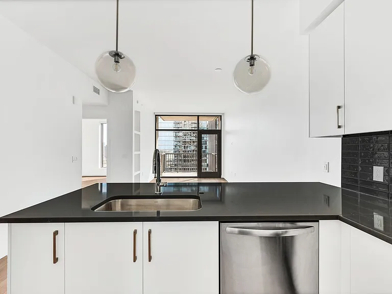 1212 Demonbreun St #1210 — Photo 12