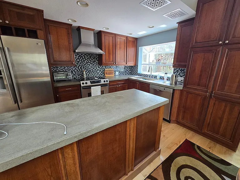 2792 Lee Hill Dr — Photo 3