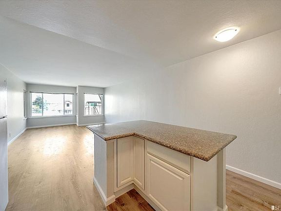 4th image of 3015 Clement St #10