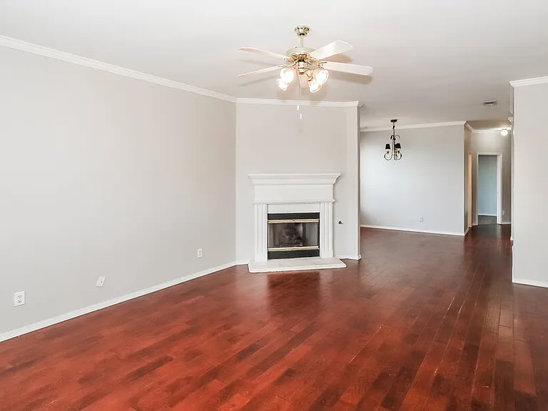 2401 Westheimer Rd — Photo 3