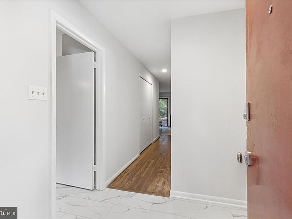 5th image of 2043 Wethersfield Ct