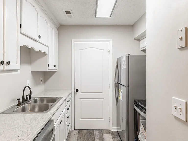 6975 Wall Triana Hwy — Photo 36