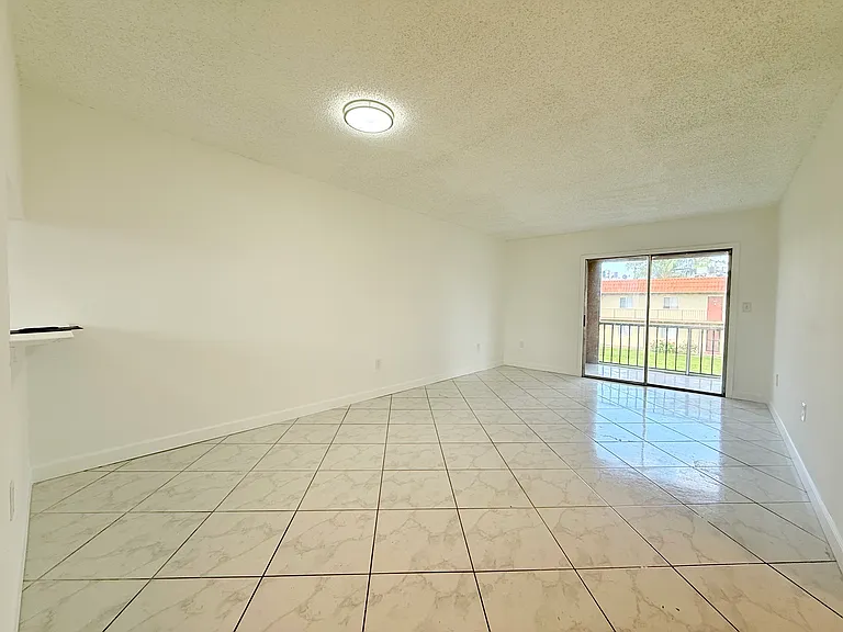 6106 Forest Hill Blvd #204 — Photo 4