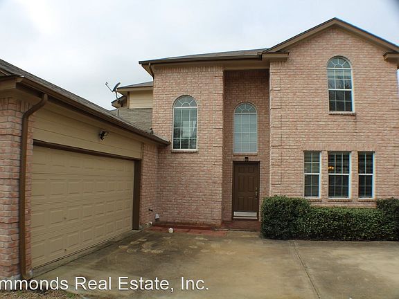 4th image of 3755 Columbia Dr