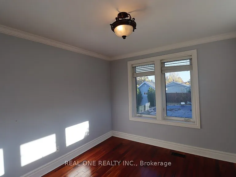 130 Mayfield Dr — Photo 12