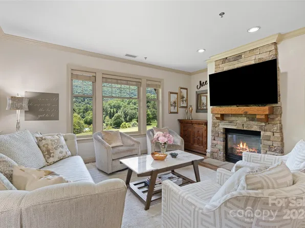 1650 Country Club Dr APT 201C, Maggie Valley, NC 28751