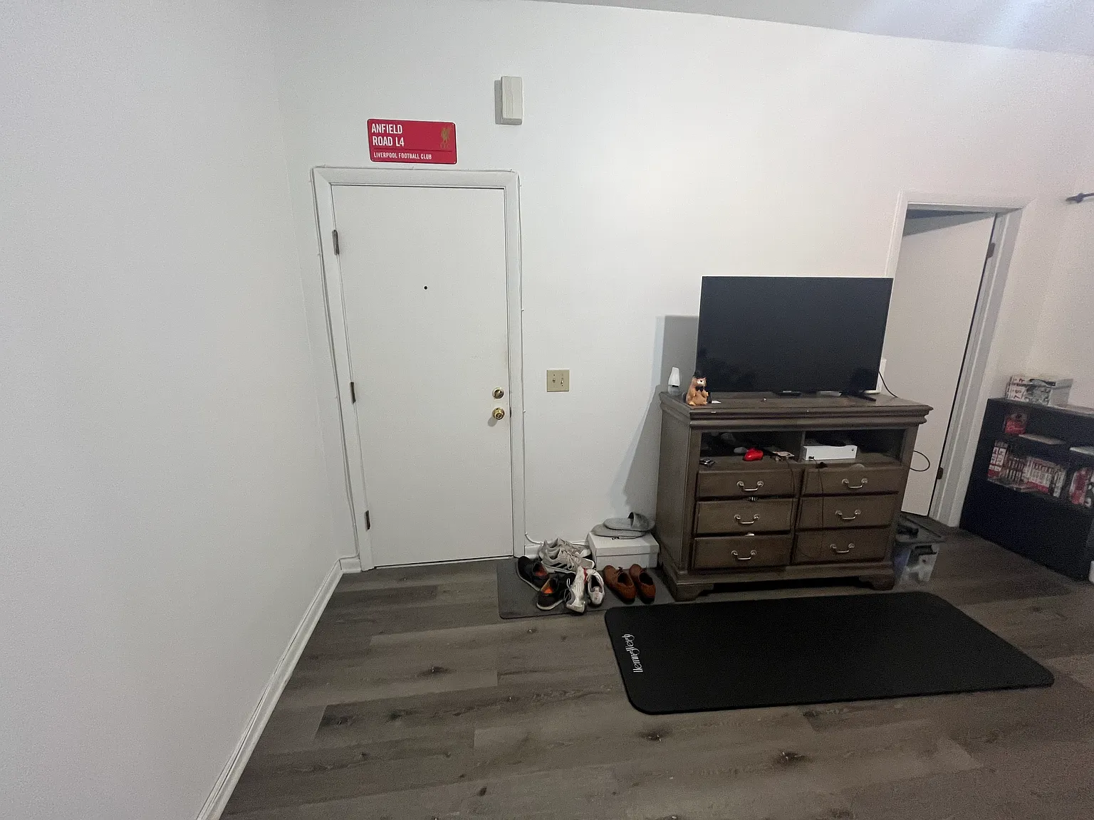 2 bed, 650 sqft, $1,935 — Photo 3