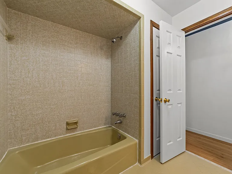828 Jo Anne Cir — Photo 13