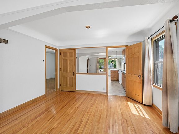 5th image of 3929 29th Ave S