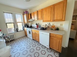 452 Park Dr APT 12, Boston, MA 02215