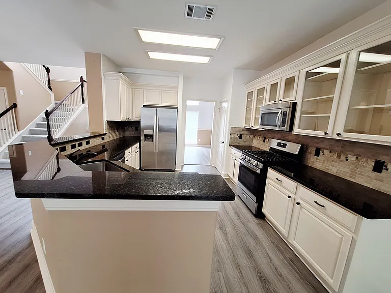 2122 Wheaton Trl — Photo 16