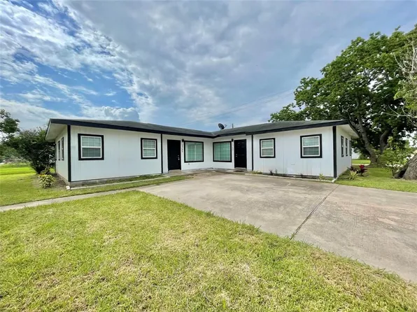 1757 W 6th St, Freeport, TX 77541