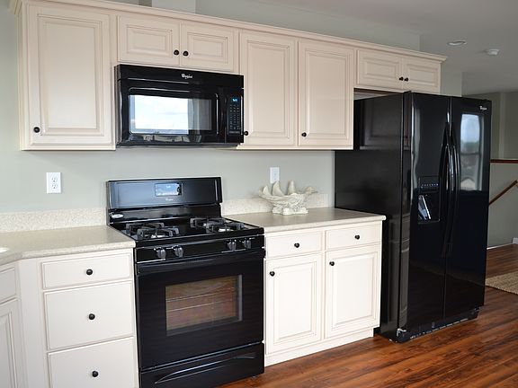 Attractive Cabinets & Whirlpool Appliances