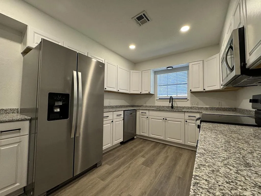 3912 Shallow Ford Rd — Photo 2