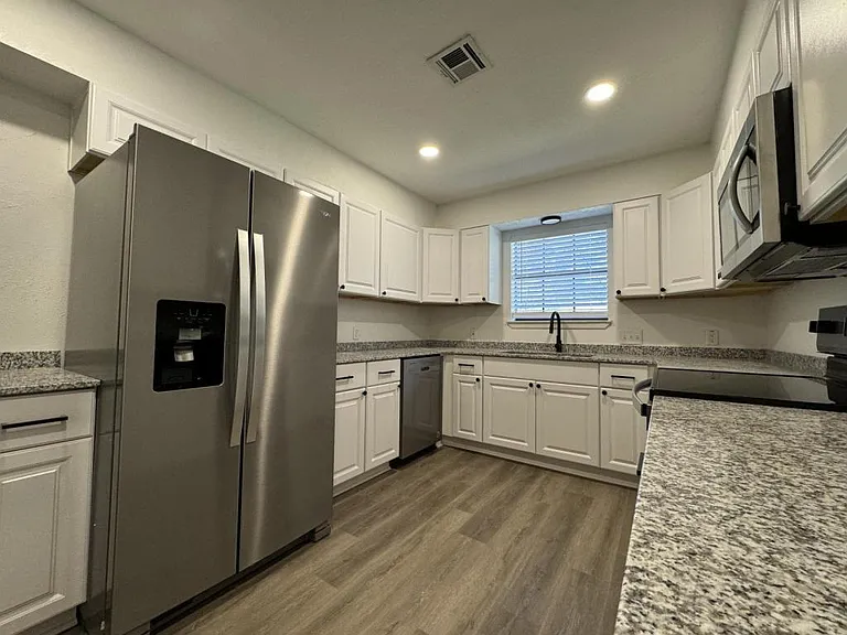 3912 Shallow Ford Rd — Photo 2