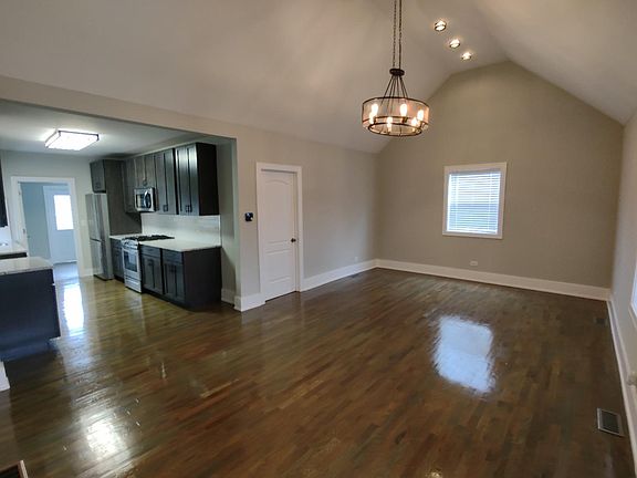 3rd image of 703 E John St