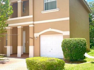 13526 NW 7th St, Pembroke Pines, FL 33028