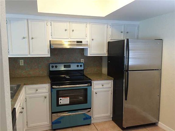 4th image of 2202 San Remo Cir #2202