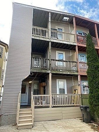 2nd image of 112 Essex St #1