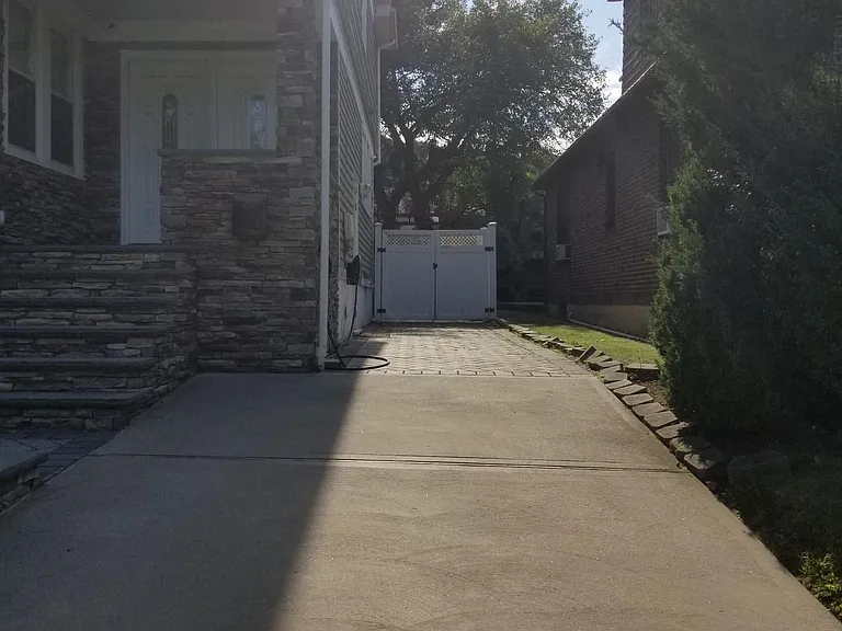 Alpine Ave — Photo 36