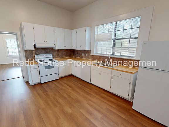 5th image of 108 N Railroad St