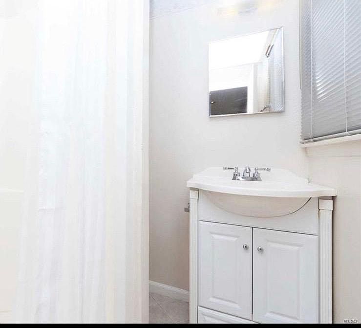 2nd image of 780 Plainview Rd #1