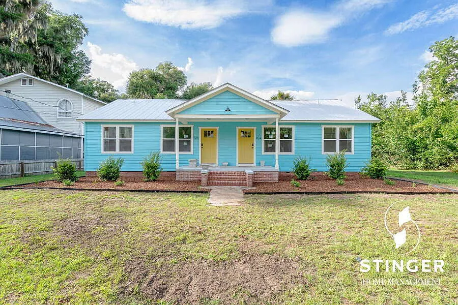 Fully Renovated 2 Bed / 1 Bath Unit For Rent in Port Royal — Photo 2