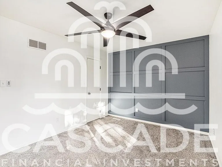 300 SE Circleview Dr — Photo 9
