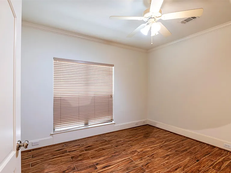 4233 Childress St — Photo 35