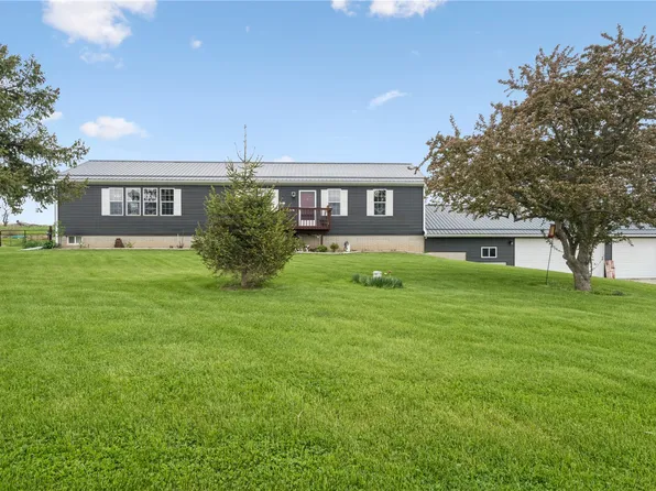 6172 33rd Avenue Dr, Shellsburg, IA 52332