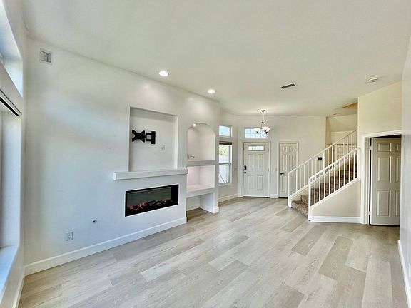 4th image of 804 18th St