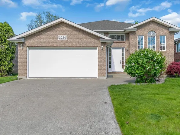 2234 Randolph Ave, Windsor, ON N9B 3V9