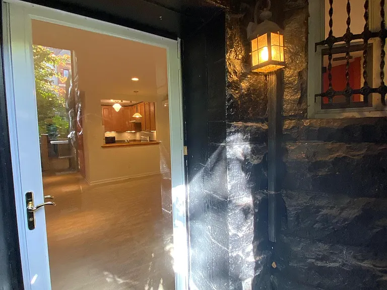 1305 Fairmont St NW #B — Photo 3