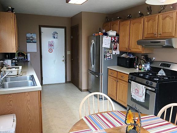 3rd image of 227 Forest Park Dr