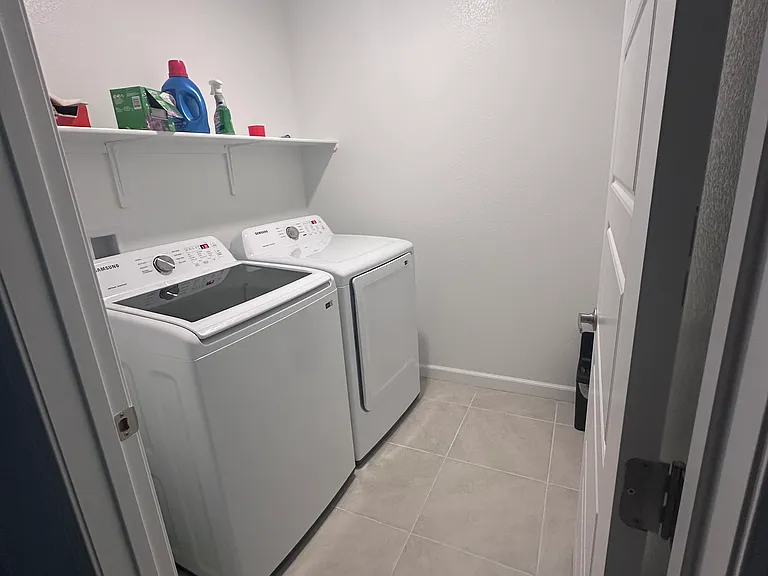 3435 Grecian Queen Ave — Photo 4