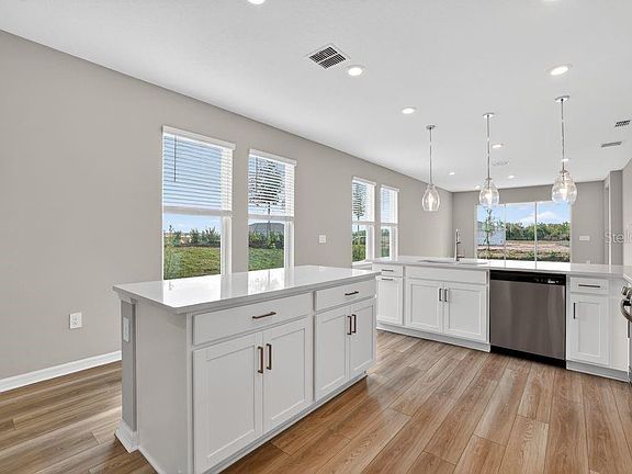 4th image of 13407 Commons Ave