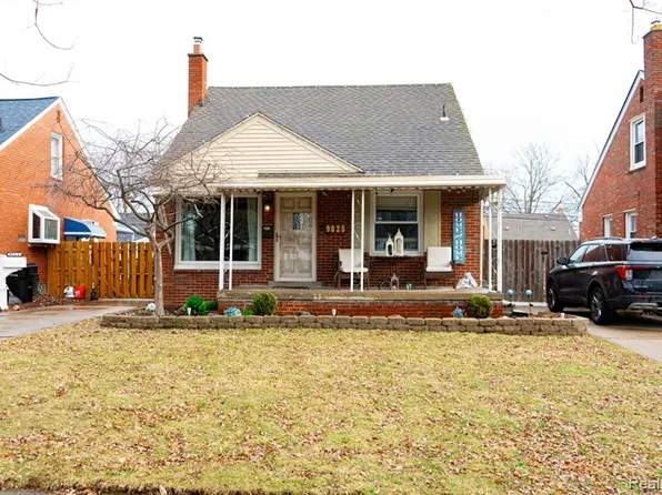 9825 Carter Ave, Allen Park, MI 48101