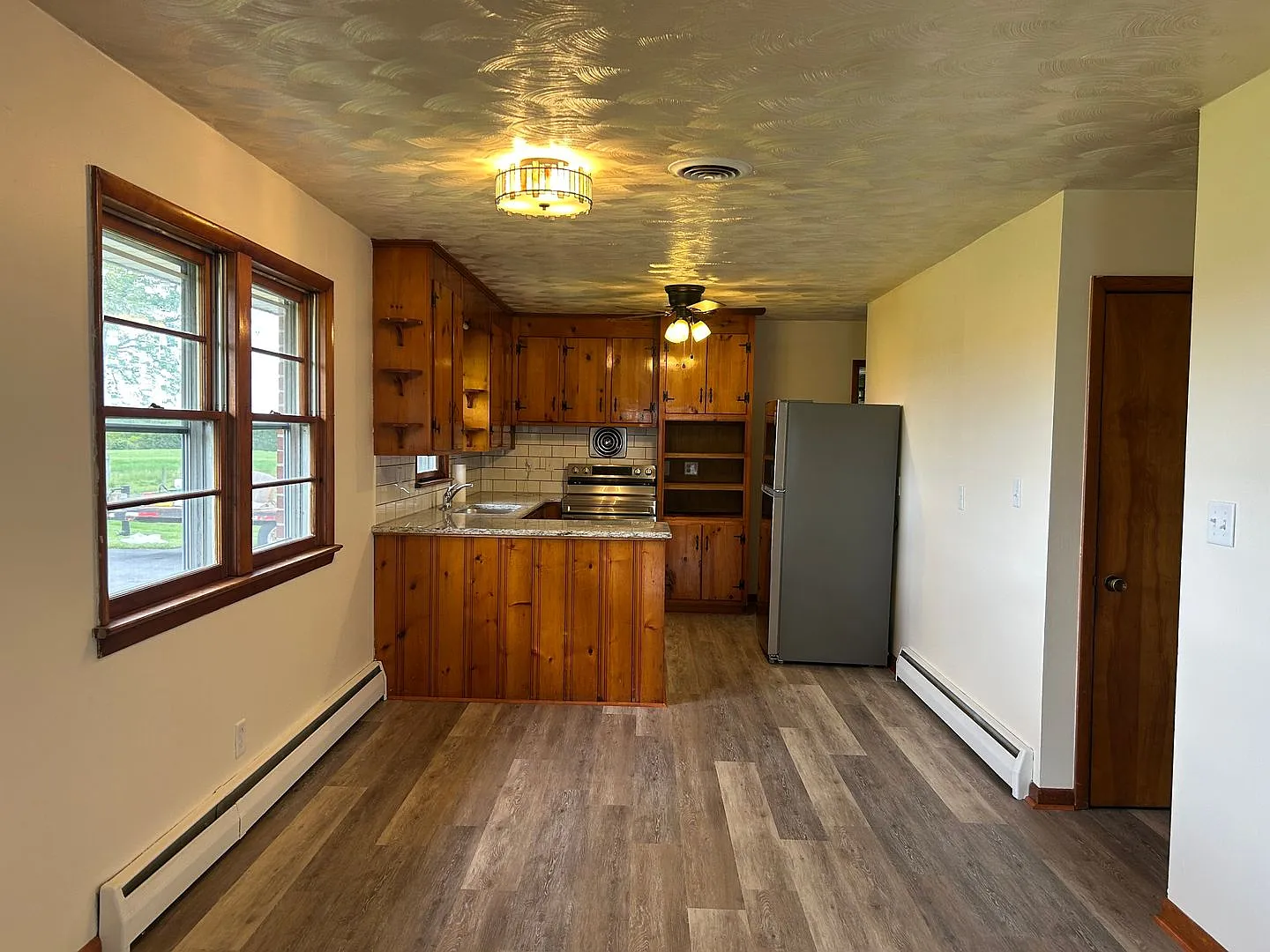 Lovely Single-Family Home — Photo 4