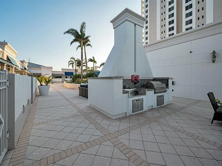 331 Cleveland St #310 — Photo 42