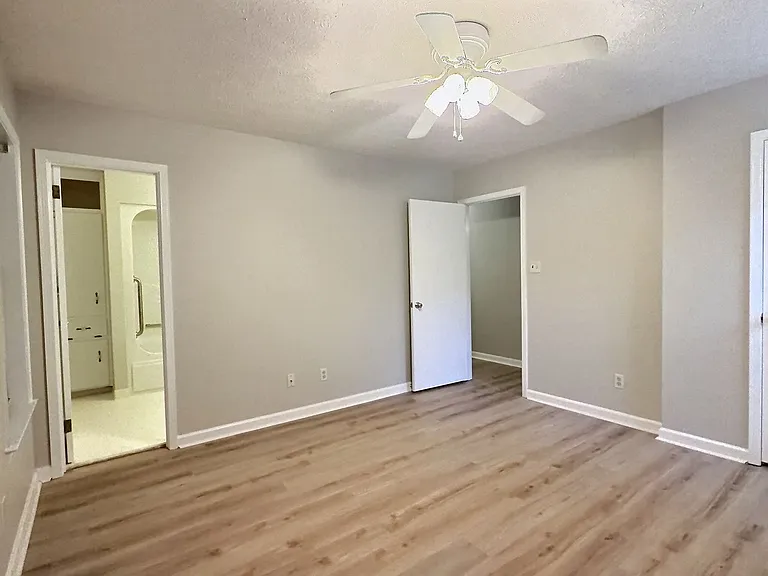 125 Kingswood Dr — Photo 14