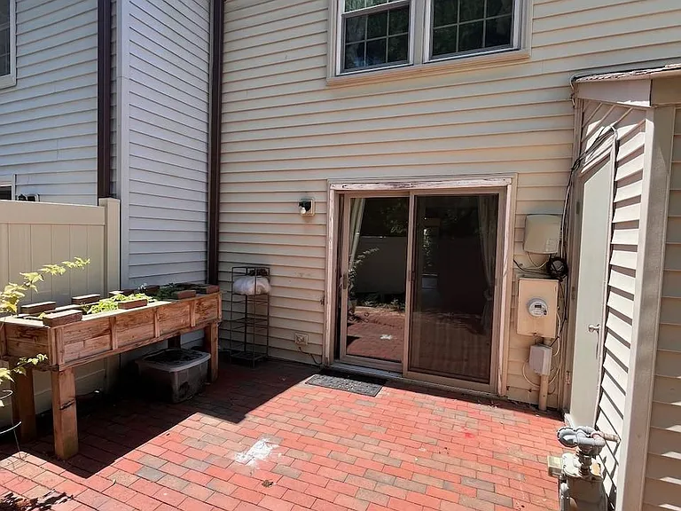5633 Independence Cir — Photo 27